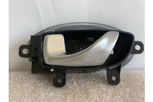 Дверная ручка внутренняя левая