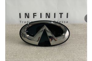 Эмблема решетки радиатора