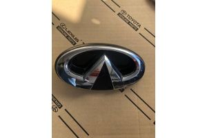 Эмблема решетки радиатора