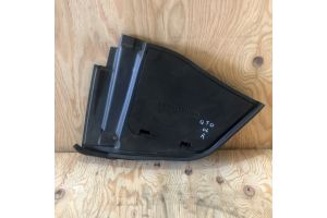 Крышка аккумулятора правая