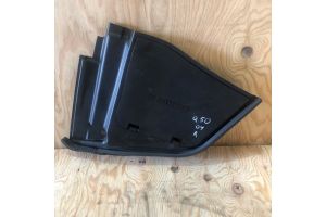 Крышка аккумулятора правая