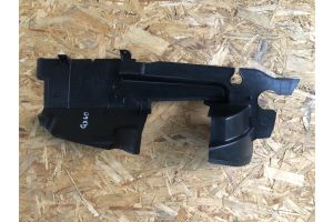 Левая накладка на радиатор двс