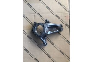 Поворотный кулак передний левый