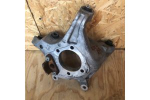 Поворотный кулак  задний правый