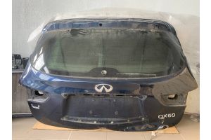 Стекло окна задней двери