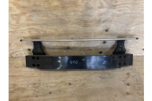 Усилитель бампера передний