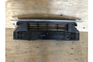 Усилитель бампера передний