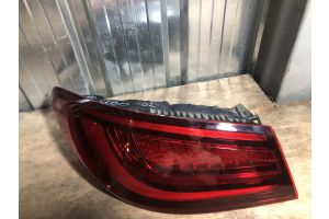 Задний левый фонарь Америка