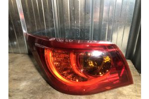 Задний левый фонарь