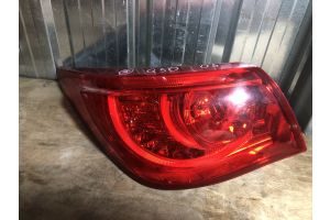 Задний левый фонарь