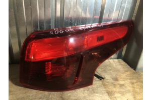Задний правый фонарь  Rogue Sport