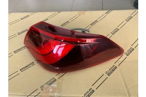 Задний правый фонарь