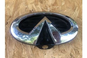 Эмблема решетки радиатора